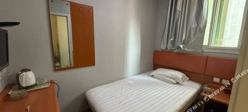 优丁轻居酒店(济南泉城广场店)图片