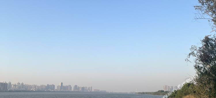 鹿鼎Loft轻奢影音公寓(艾溪湖东地铁站店)图片