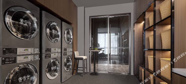 青岛红岛高新区华东路亚朵酒店图片