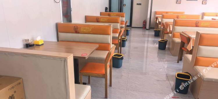 轻住酒店(泰安东平东顺时代广场白佛山店)图片