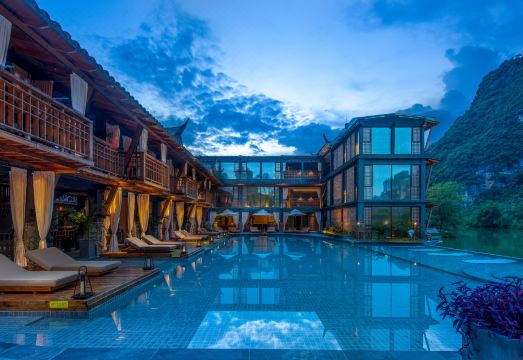 广西崇左明仕雅居?山水美宿外景图