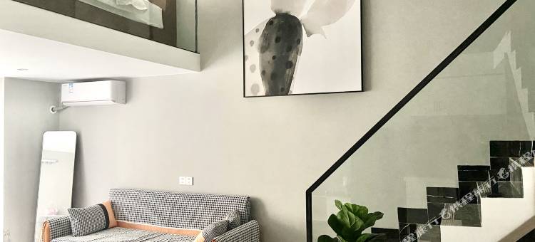 防城港三只猫Loft公寓(第四中学德城美食街店)图片