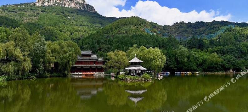 红叶谷树屋图片