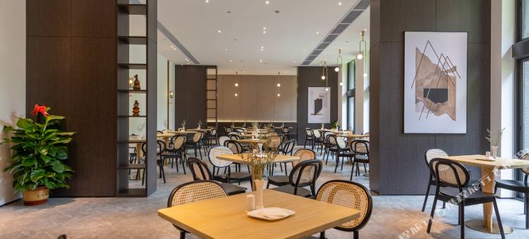 丽呈朗誉酒店(广州白云机场中山大学孙逸仙纪念医院花都院区店)图片