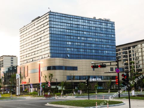 德信·福元酒店(杭州萧山机场店) 5.
