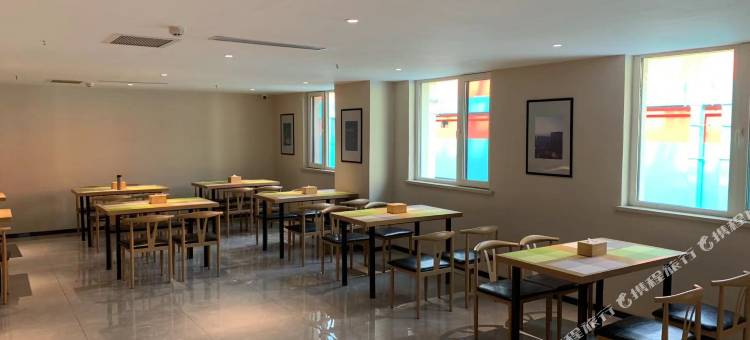 北半球酒店(工业大学中央大街店)图片