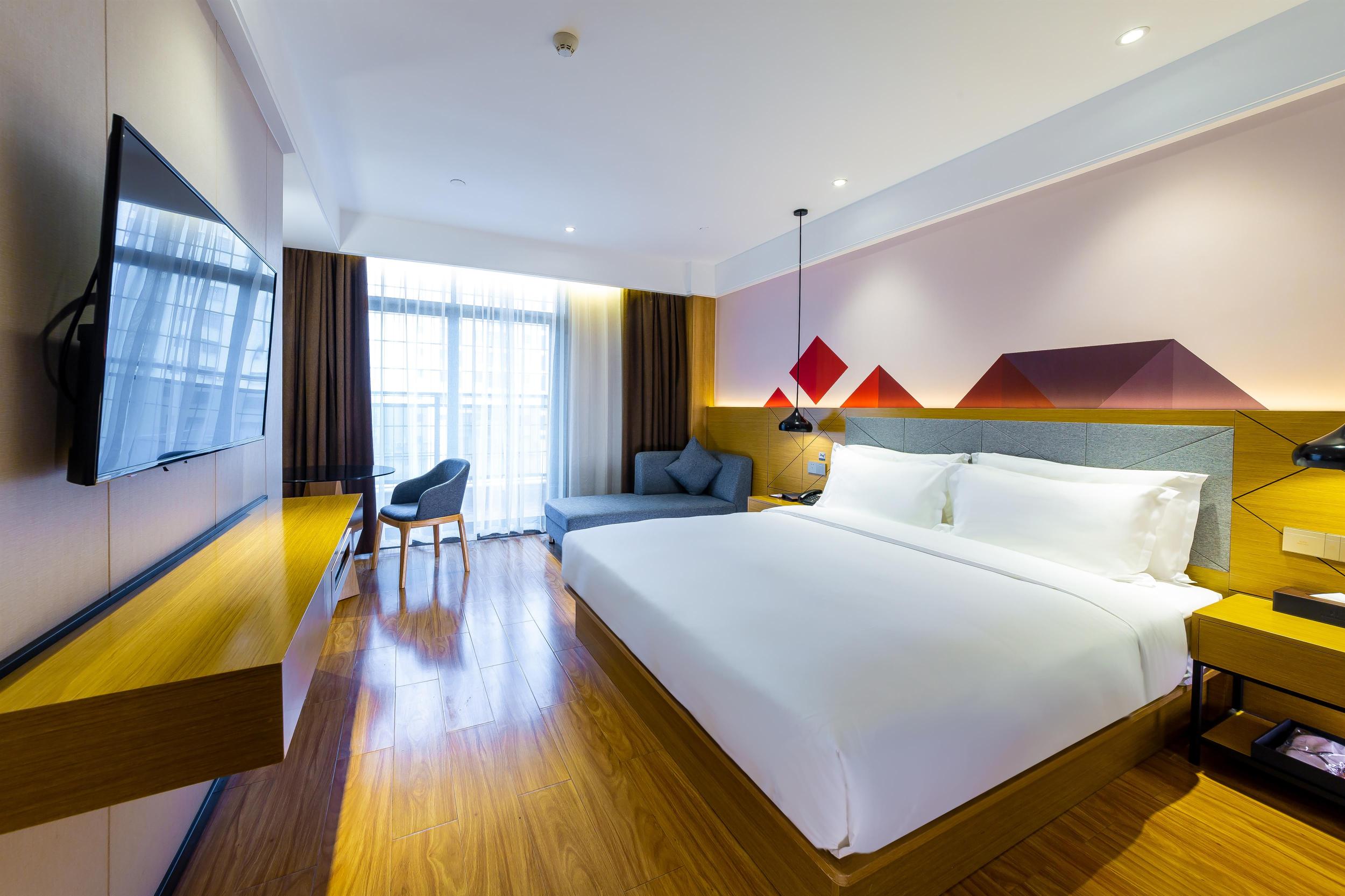 Borrman Hotel (Huazhou Beijing East Road) Over view