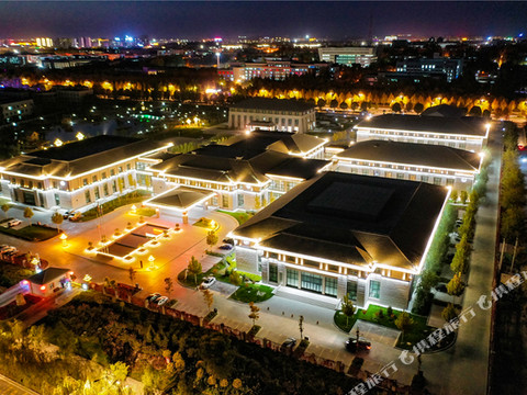 阿拉尔塔河花园酒店