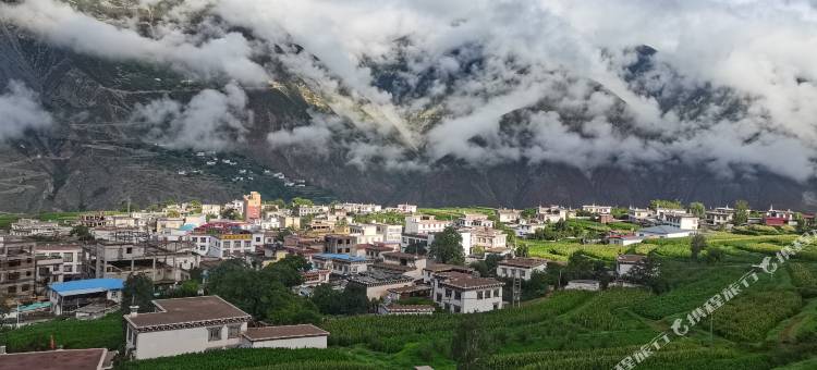 盐井147观景酒店图片