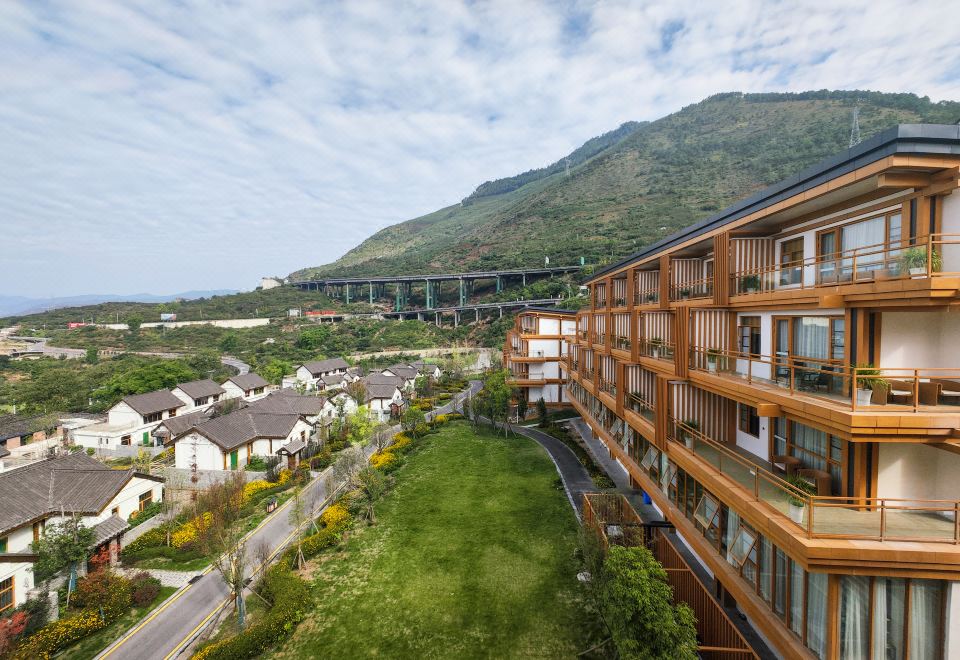 Lixiang Shanju Resort Hotel Overview