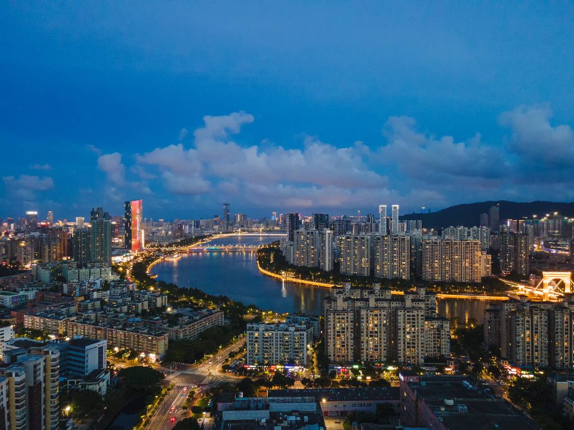 珠海环宇城安颐假日酒店(前山站店)图片
