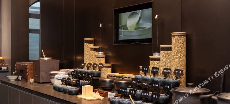 忻州古城酒吧街亚朵酒店图片