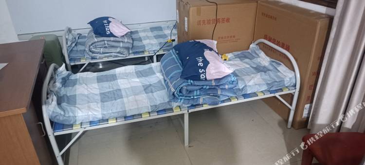 绍兴男生躺平民宿(东江小区店)图片