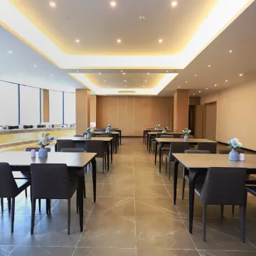 天空四季酒店(长治和平医院店)