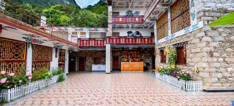 甲居藏寨原舍民宿图片