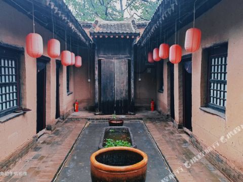 燕居民宿    分(暂无点评) 398起距离2公里立即预订