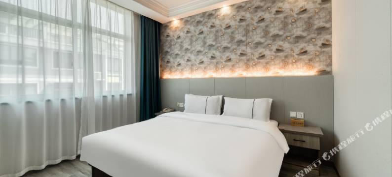 华季酒店(衢州银泰城店)图片