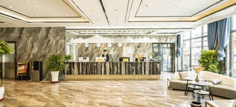 海西大柴旦守信凤之韵大酒店(翡翠步行街店)图片