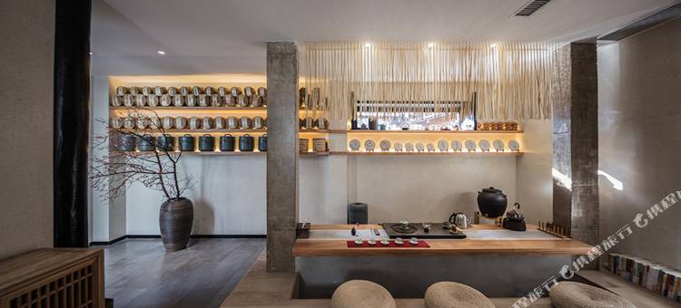 丽镘丨花林溪畔徽派诧寂风度假庭院(丽江古城南门木府店)图片