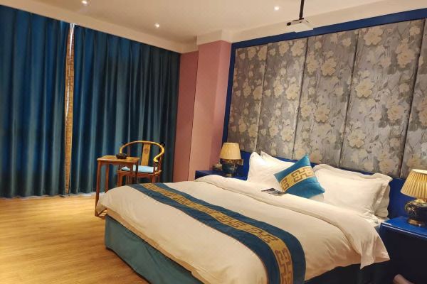 兰庭艺术酒店(曲靖三江大道店)预订价格,联系电话位置地址【携程酒店