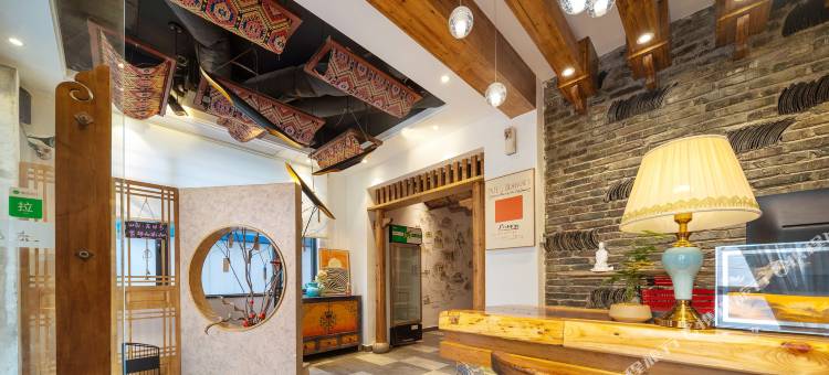 张家界指南针精品客栈(天门山索道店)图片