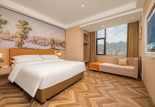 Vienna Hotel (Zhenxiong Street Xinhuayuan Branch) Hotel Overview