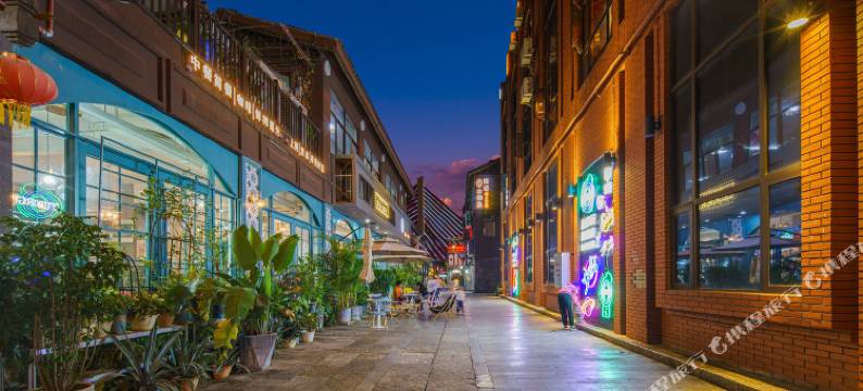 泸水佐岸酒店(怒江西岸江边商业广场店)图片