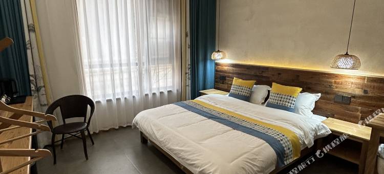 蔚蓝时光民宿(竹海野生动物园店)图片