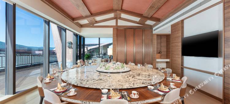 喀纳斯禾木假日度假酒店图片