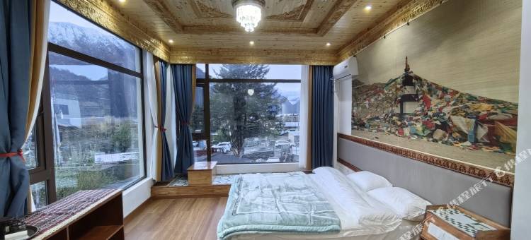 遇见古村观景民宿(巴松措店)图片