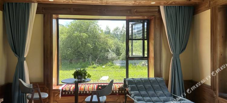 花田小住(甲根坝店)图片