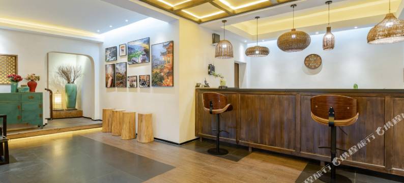 苗丽·枕月山堂图片