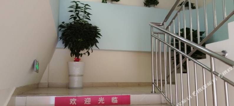 裕丰商务酒店(石坪镇店)图片