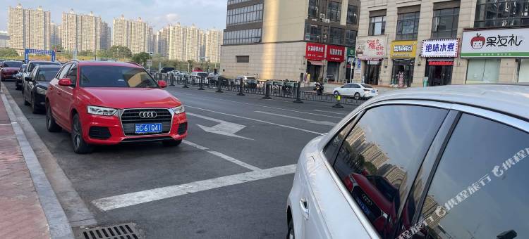 鹿隐.LOFT影院公寓(南昌西站礼庄山地铁站店)图片