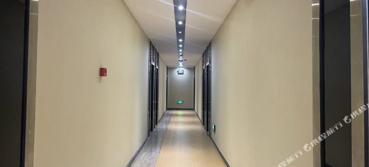 开阳摩登时尚酒店(云开广场开阳站店)图片