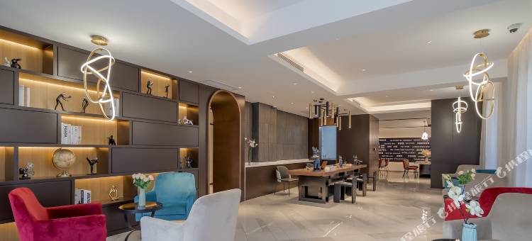 白玉兰酒店(上海新华医院江浦路地铁站店)图片