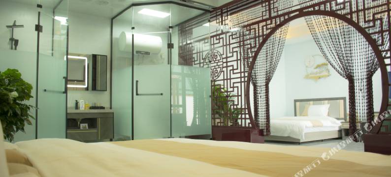特克斯七品巷民宿(八卦城之夜店)图片