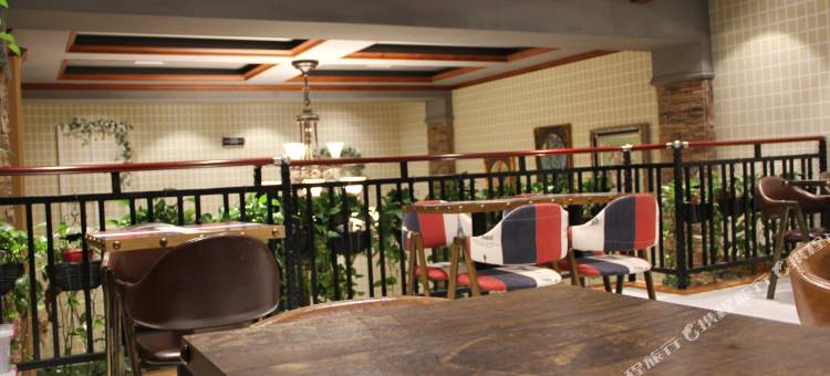 蛟河兰心草假日酒店图片