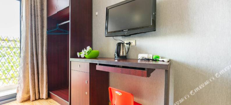 孝感白色袜子公寓(6号店)图片