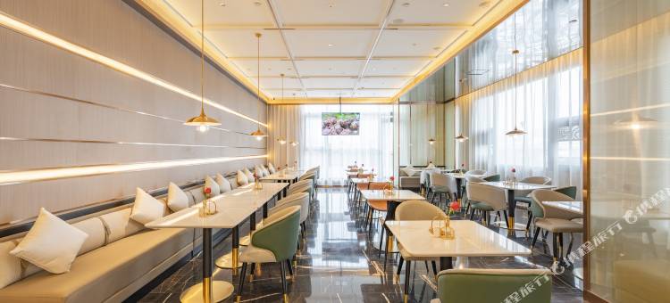 昆山长江北路宝裕广场亚朵酒店图片