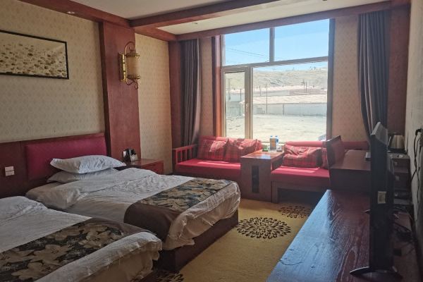 选择房间开业:2017玛多云丹康赛大酒店位于青海省果洛州千湖之县玛多