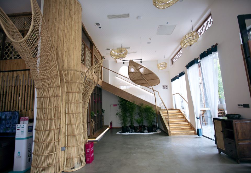 Chongzhou Yuetengxi Homestay Hotel Overview