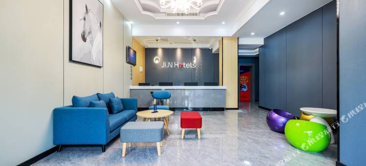 骏怡连锁酒店(长沙汽车西站梅溪湖东地铁站店)图片