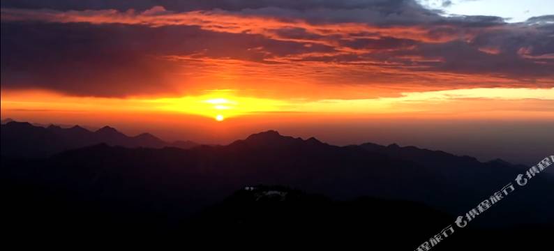 西岭雪山首峰别苑图片