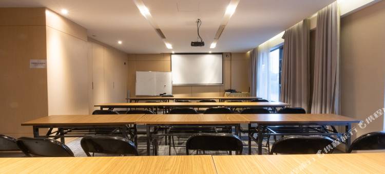 蚂蚁电竞酒店(重庆南滨路长嘉汇店)图片