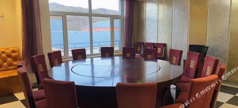 月亮小镇温泉度假酒店(扎兰屯柴河镇总店)图片