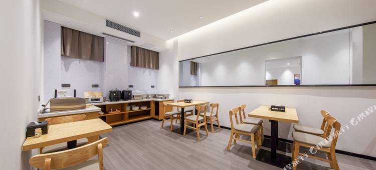 如家睿柏·云酒店(镇江宝龙广场店)图片