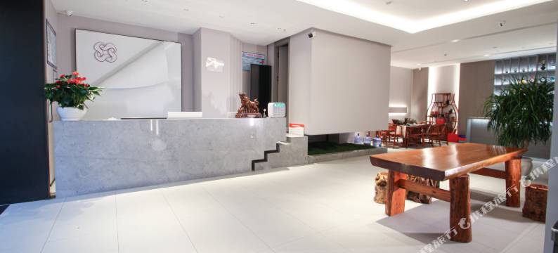 智翔恒悦主题酒店(城市学院店)图片