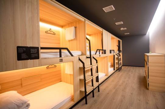 极限青年旅舍(上海体育馆店)