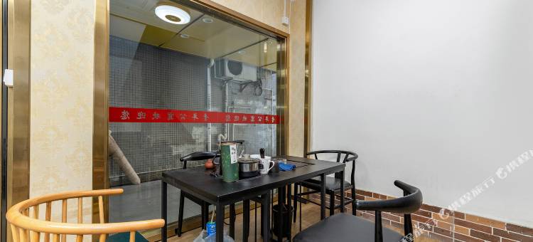 青年精品公寓(东莞黄江嘉荣购物广场店)图片